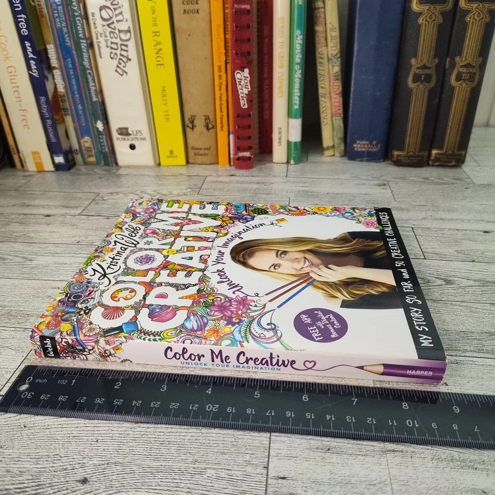Color Me Creative Kristina Webb‎ 2015 First Edition Softcover Art Challenge Book